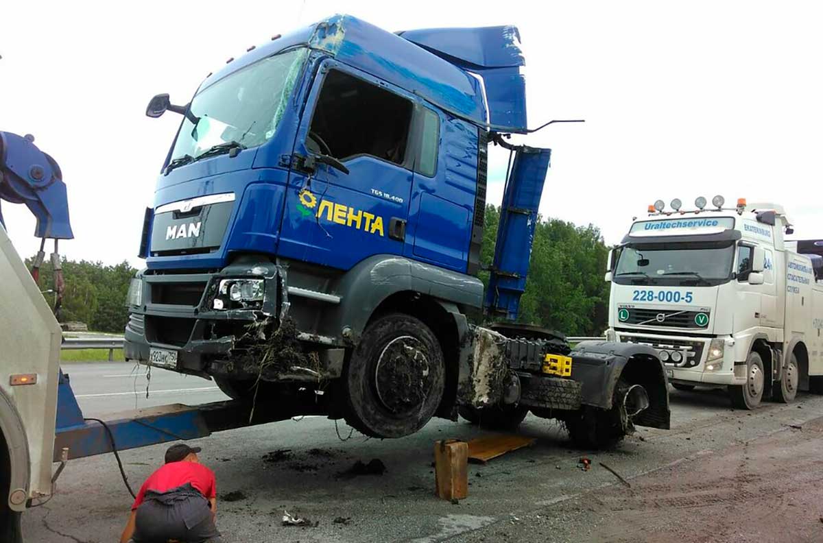 Какой эвакуатор подойдет для перевозки грузового авто после аварии